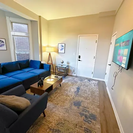 The Secret West Loop Oasis For Up To 4 Guests - 5 Minutes To United Center! Apartment